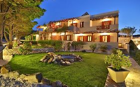 Ventoura Studios & Apartments